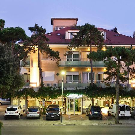 Hotel Mimosa Lignano Sabbiadoro Esterno foto