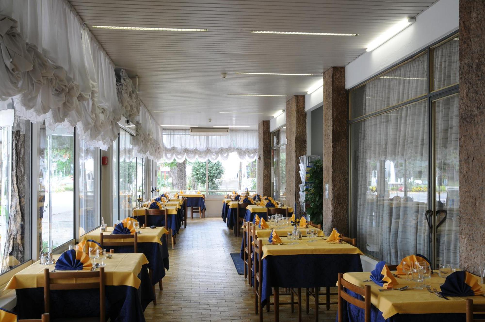 Hotel Mimosa Lignano Sabbiadoro Esterno foto