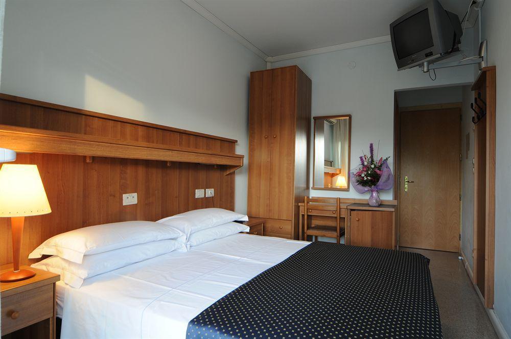 Hotel Mimosa Lignano Sabbiadoro Esterno foto