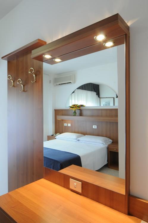 Hotel Mimosa Lignano Sabbiadoro Esterno foto