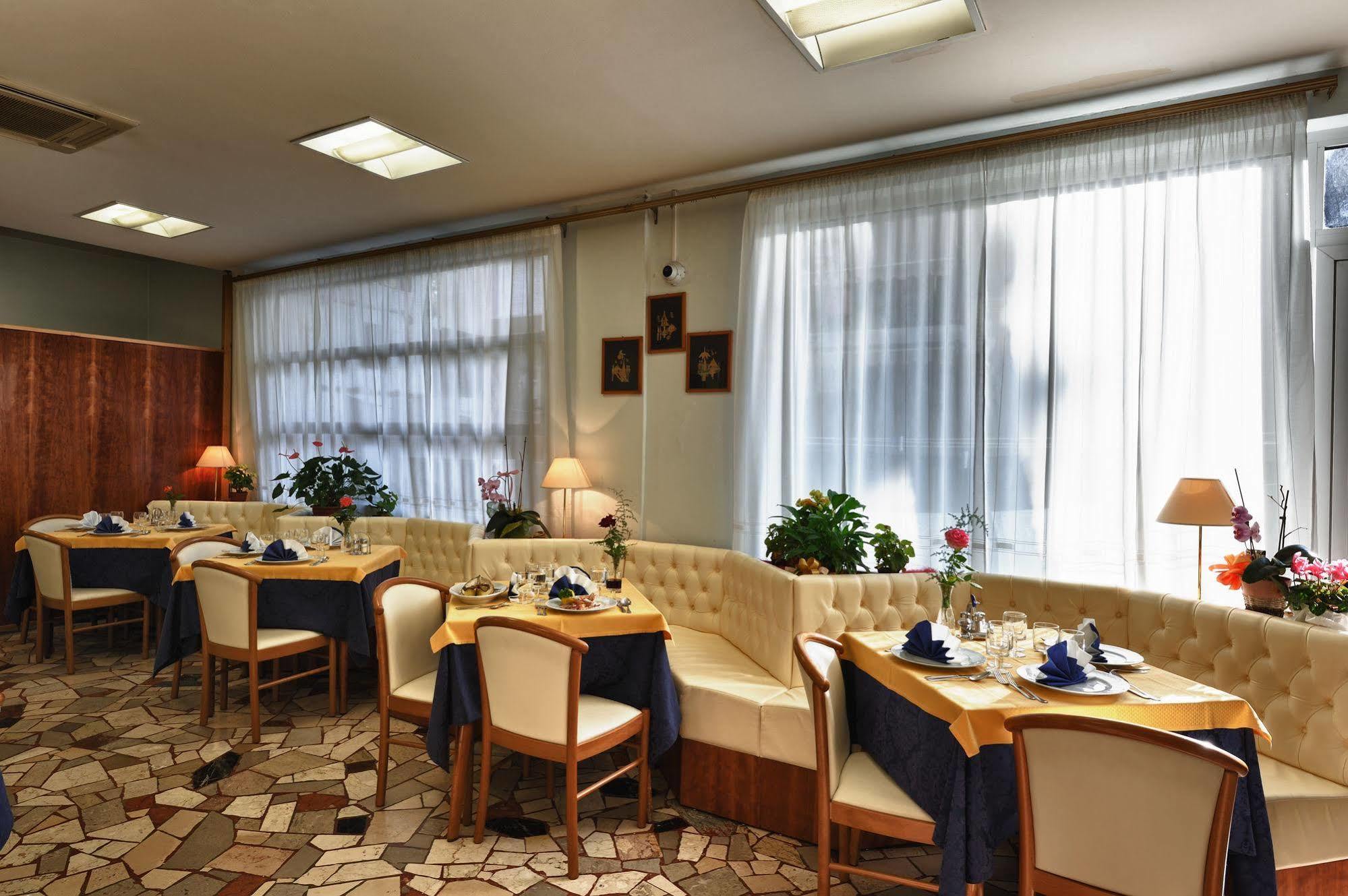 Hotel Mimosa Lignano Sabbiadoro Esterno foto