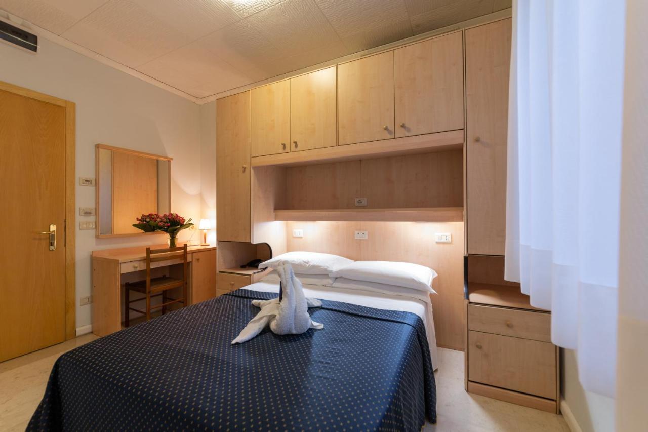 Hotel Mimosa Lignano Sabbiadoro Esterno foto