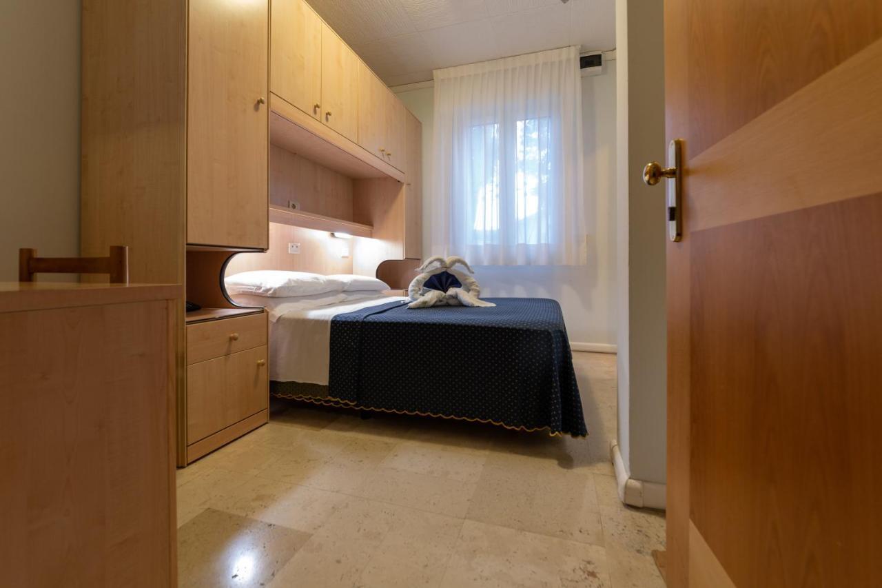 Hotel Mimosa Lignano Sabbiadoro Esterno foto