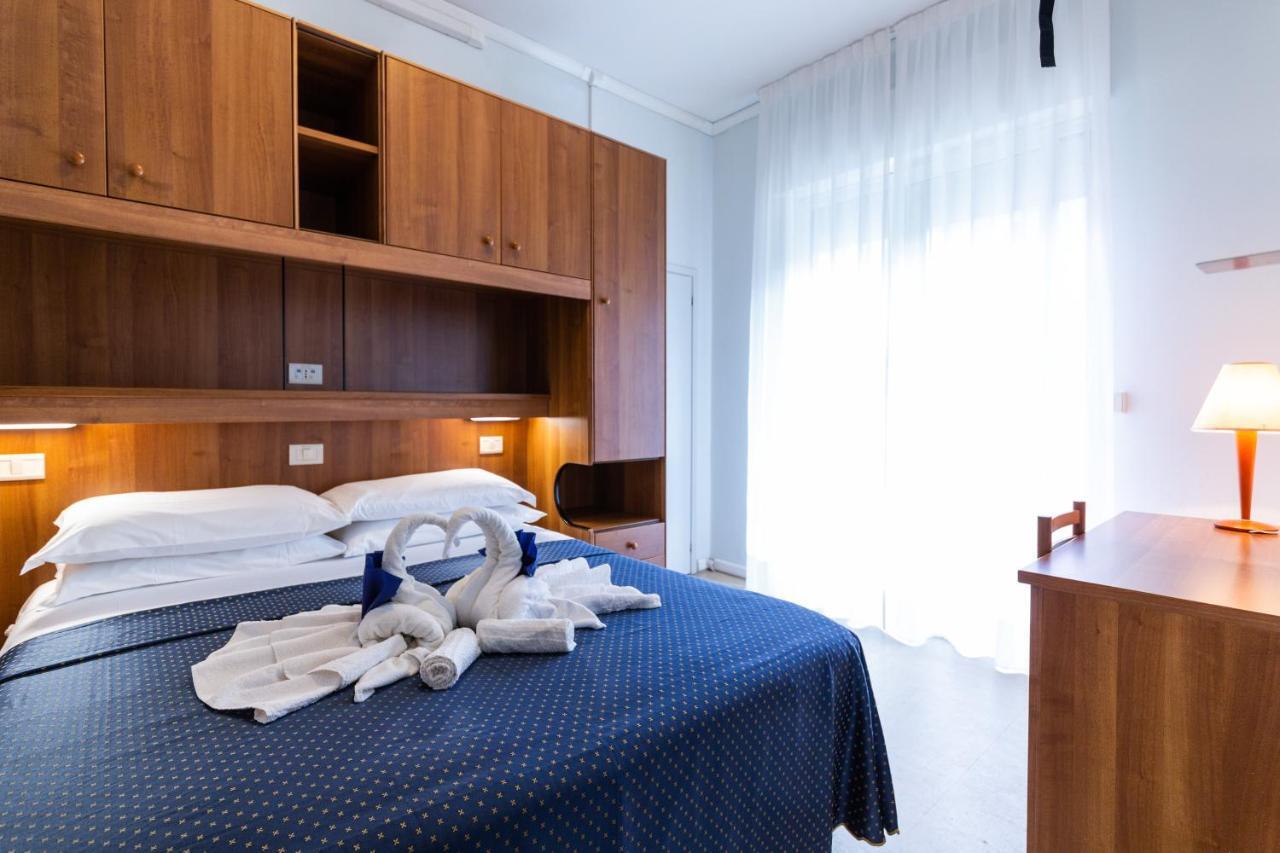 Hotel Mimosa Lignano Sabbiadoro Esterno foto