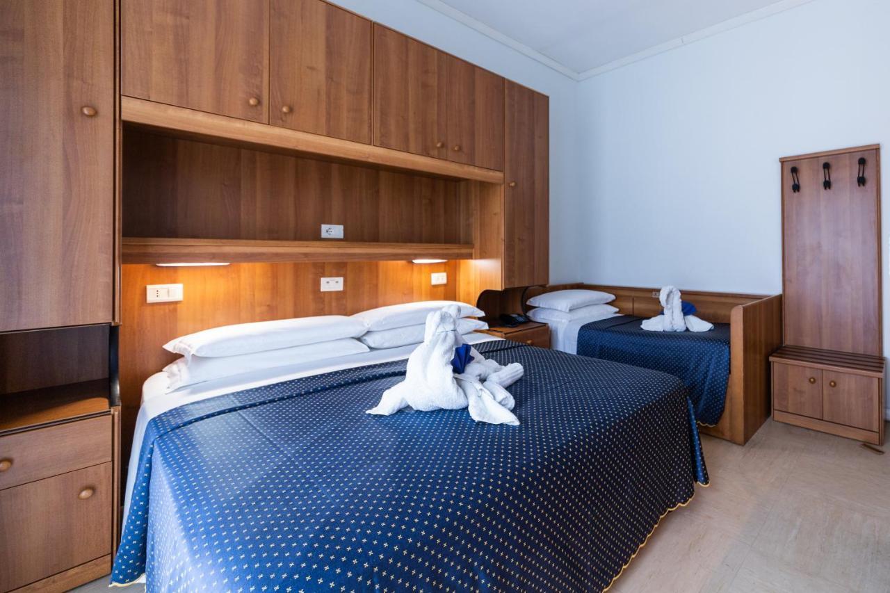Hotel Mimosa Lignano Sabbiadoro Esterno foto